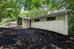 1694 Rhonda Ln, Stone Mountain, GA 30087 - Photo 3