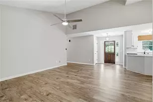 5985 Bridle Dr, Cumming, GA 30028 - Photo 9
