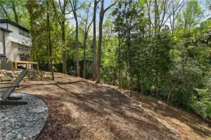 5500 Sherrell Dr, Atlanta, GA 30342 - Photo 47
