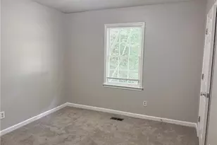 385 Nectarine Dr, Newnan, GA 30265 - Photo 13