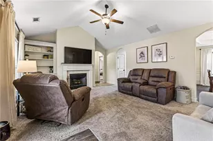 32 Armstrong Dr, Mansfield, GA 30055 - Photo 3