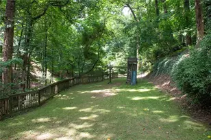 3700 Cloudland Dr NW, Atlanta, GA 30327 - Photo 35