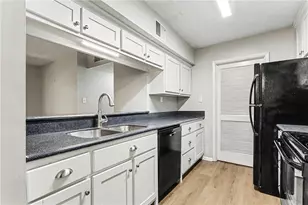 310 Tuxworth Cir, Decatur, GA 30033 - Photo 5