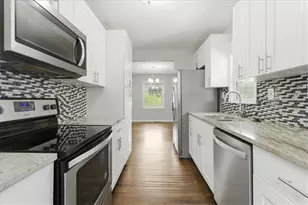 2705 Lincoln Ct NW, Atlanta, GA 30318 - Photo 13