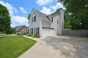 4175 Ruby Forest Blvd, Suwanee, GA 30024 - Photo 3