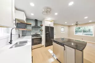 2461 Sherwood Pl SW, Marietta, GA 30008 - Photo 3