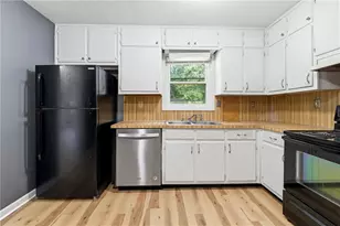 399 Hearth Pl, Lawrenceville, GA 30043 - Photo 19