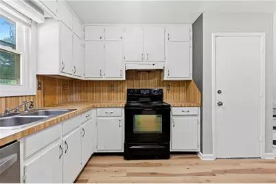 399 Hearth Place, Lawrenceville, GA 30043 - Photo 17