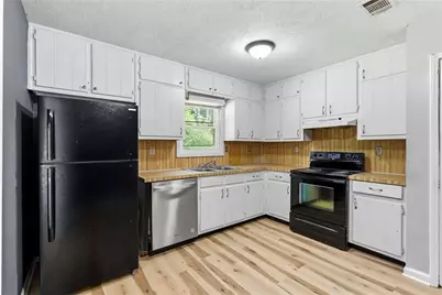 399 Hearth Place, Lawrenceville, GA 30043 - Photo 13