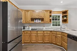 3069 Hillside Trail NE, Marietta, GA 30066 - Photo 7