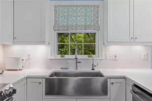 1556 Walthall Ct NW, Atlanta, GA 30318 - Photo 31