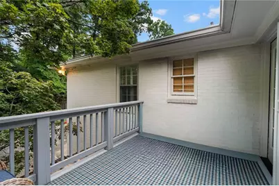 1556 Walthall Court NW, Atlanta, GA 30318 - Photo 39