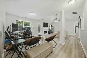 220 Ashland Manor Dr, Lawrenceville, GA 30045 - Photo 3