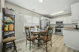 220 Ashland Manor Dr, Lawrenceville, GA 30045 - Photo 5