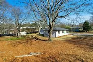 127 Perry St, Loganville, GA 30052 - Photo 25