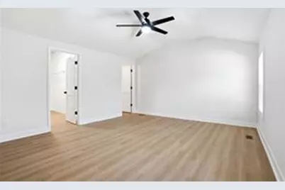 127 Perry Street, Loganville, GA 30052 - Photo 9