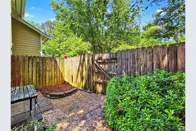 184 Peachtree Hollow Court, Atlanta, GA 30328 - Photo 23