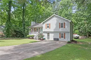 5627 Pinedale Cir, Sugar Hill, GA 30518 - Photo 3