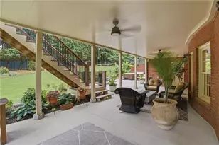 9070 Preston Ln, Suwanee, GA 30024 - Photo 7