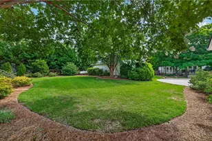 12190 Charlotte Dr, Alpharetta, GA 30004 - Photo 5