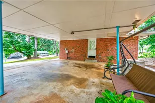 4894 Candlewood Ln, Stone Mountain, GA 30088 - Photo 5