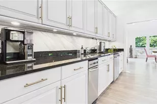 10 Quarry Lake Ct, Atlanta, GA 30342 - Photo 13