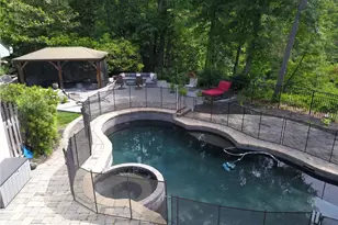10 Quarry Lake Ct, Atlanta, GA 30342 - Photo 5