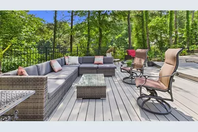 10 Quarry Lake Court, Atlanta, GA 30342 - Photo 9