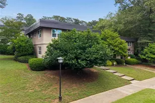 327 Lakemoore Dr, Atlanta, GA 30342 - Photo 39