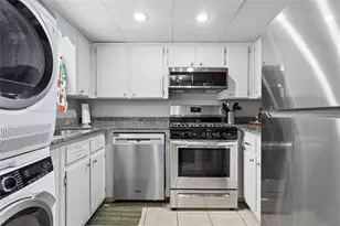 327 Lakemoore Dr, Atlanta, GA 30342 - Photo 17