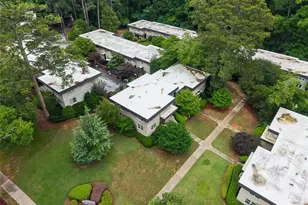 327 Lakemoore Dr, Atlanta, GA 30342 - Photo 39