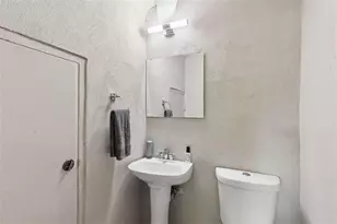 327 Lakemoore Dr, Atlanta, GA 30342 - Photo 11