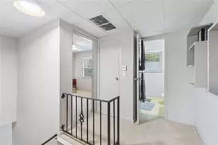 327 Lakemoore Dr, Atlanta, GA 30342 - Photo 29