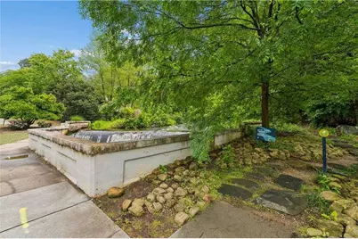 327 Lakemoore Drive #B, Atlanta, GA 30342 - Photo 43
