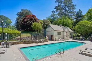327 Lakemoore Dr, Atlanta, GA 30342 - Photo 45