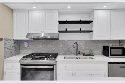 9665 N Pond Circle, Roswell, GA 30076 - Photo 13