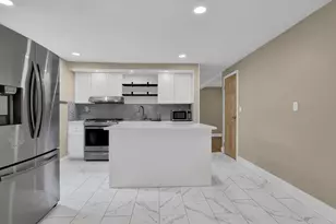 9665 N Pond Cir, Roswell, GA 30076 - Photo 11
