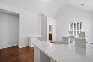 7670 Glisten Ave, Atlanta, GA 30328 - Photo 35