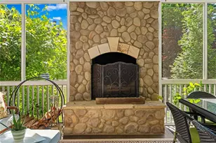 170 Helmsley Dr, Atlanta, GA 30327 - Photo 21