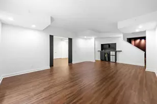 250 Enclave, Atlanta, GA 30342 - Photo 37