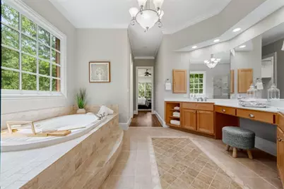 250 Enclave, Atlanta, GA 30342 - Photo 23
