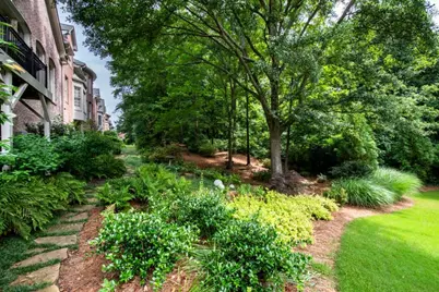 250 Enclave, Atlanta, GA 30342 - Photo 45
