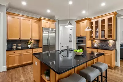250 Enclave, Atlanta, GA 30342 - Photo 9