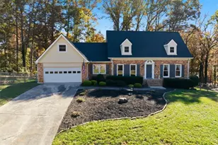 2334 Pine Point Dr, Lawrenceville, GA 30043 - Photo 3