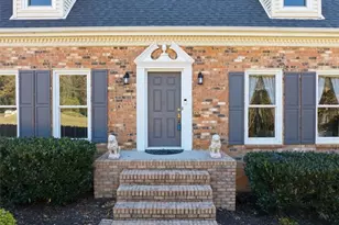 2334 Pine Point Dr, Lawrenceville, GA 30043 - Photo 5