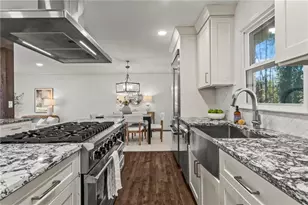 1106 Aurora Ct, Dunwoody, GA 30338 - Photo 9
