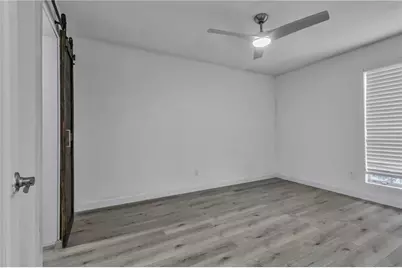 5641 Kingsport Drive #8, Atlanta, GA 30342 - Photo 19