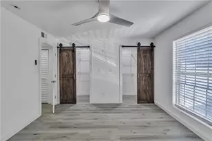 5641 Kingsport Dr, Atlanta, GA 30342 - Photo 15