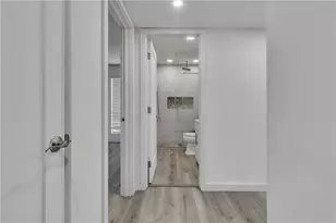 5641 Kingsport Dr, Atlanta, GA 30342 - Photo 17