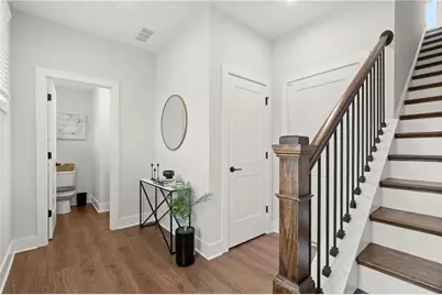 146 Chestnut Circle, Atlanta, GA 30342 - Photo 3